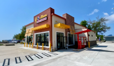 Yo-Mama Fried Chicken, a new restaurant from Salem’s Fresh Eats, opens in south St. Pete this weekend
