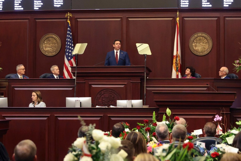 Florida Legislature approves redistricting map that helps GOP