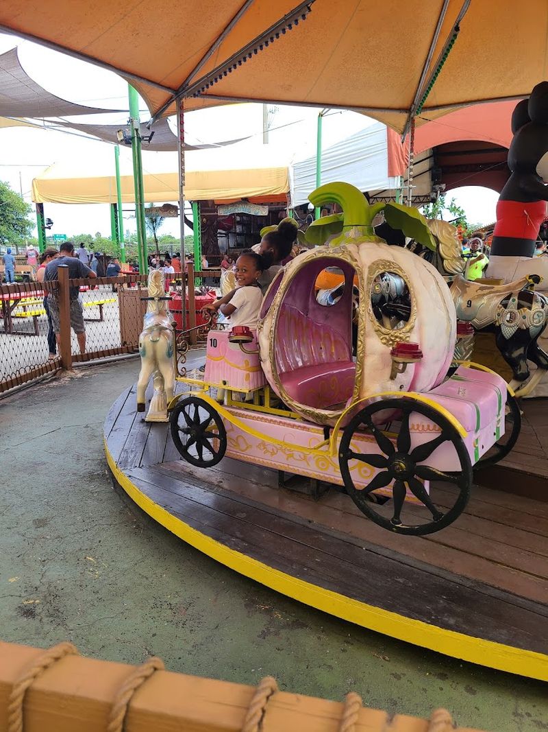 A massive flea market in Florida that's hard to believe 12 Entertainment for Kids That Adds to the Fun