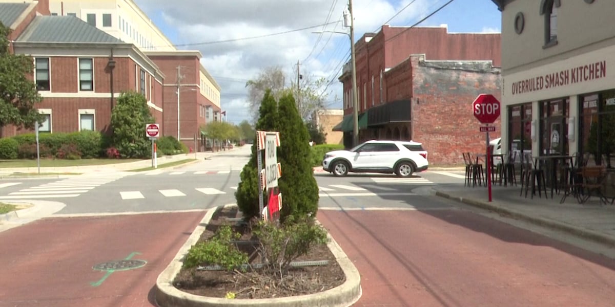 Jacksonville delays Court Street brick removal project after business complaints