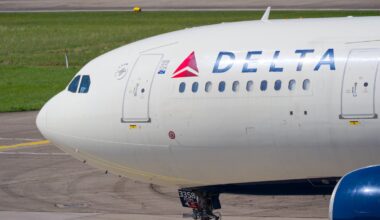 Passenger removed from Delta flight after refusing to hang up phone – NBC 6 South Florida