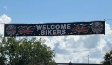 A welcome sign on Main Street in downtown Leesburg. City of Leesburg prepares for its annual Bikefest. (Spectrum News)