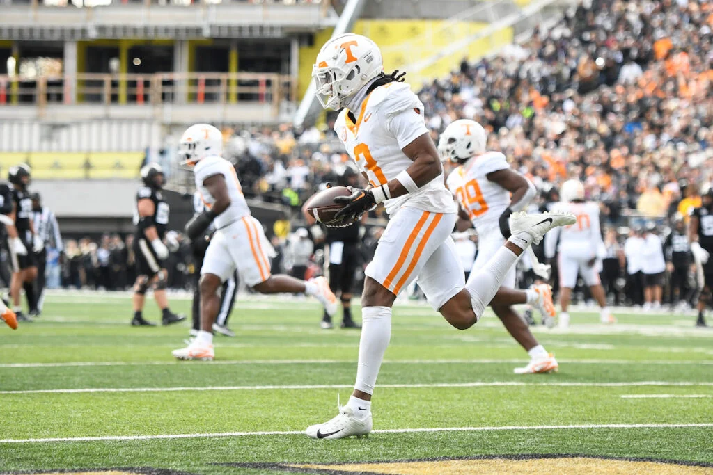 Bucs Mailbag: How Much Faith In Benjamin Morrison? Kenyon Sadiq To Tampa? 4 Tennessee Cb Jermod Mccoy - Photo By: - Steve Roberts Imagn Images
