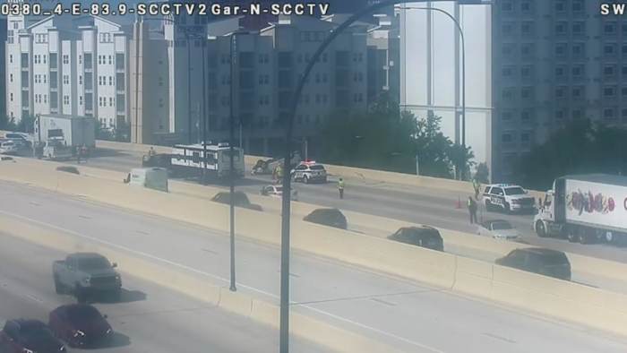 Rollover crash shuts down I-4 westbound in downtown Orlando, firefighters say