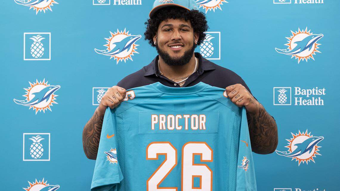 Cote: Give Dolphins new GM benefit of doubt on Proctor, draft