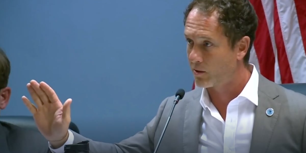 Stuart Mayor Christopher Collins resigns to run for Martin County commission seat