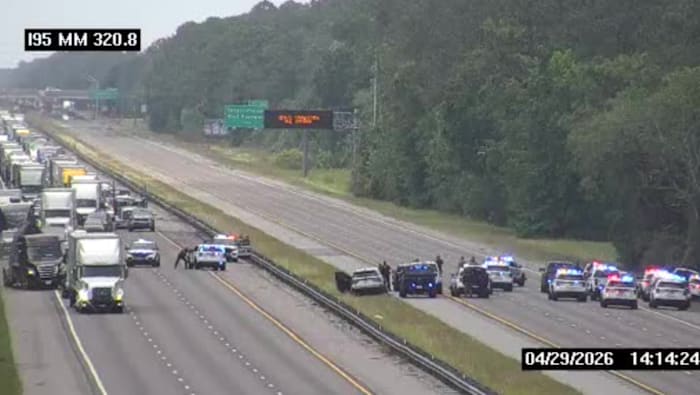 Both directions of I-95 near mile marker 321 in St. Johns County closed due to investigation