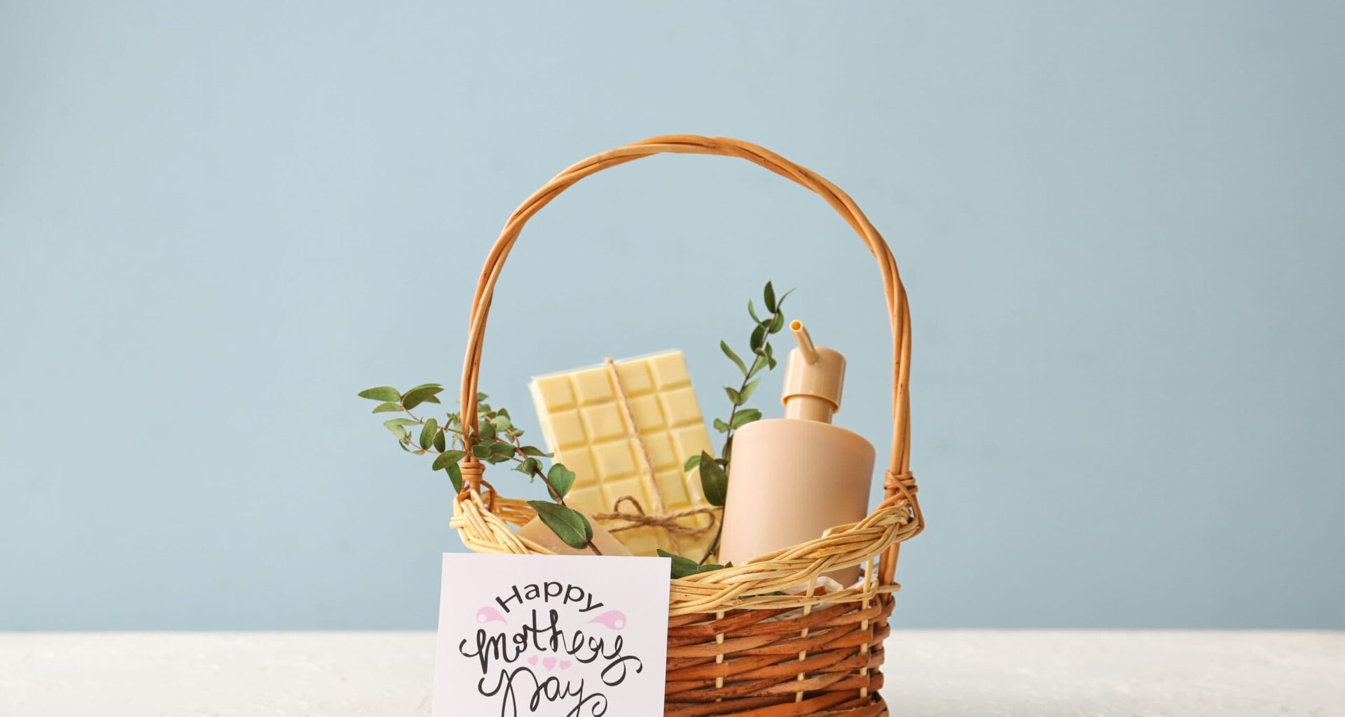 Record spending on Mother's Day projected for this year's holiday