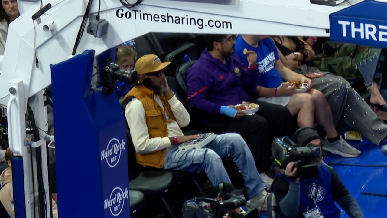 Magic fan attends first game since losing his vision