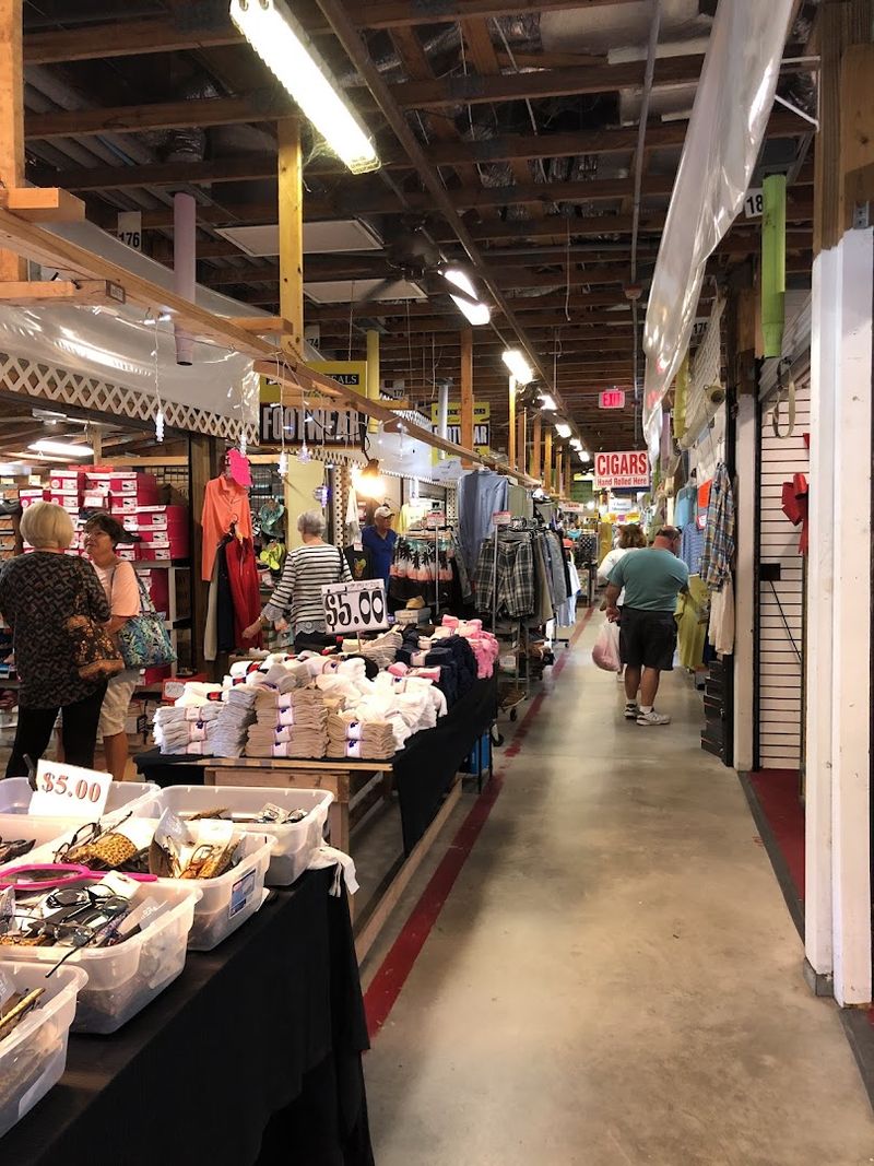 11 hidden flea markets in Florida perfect for bargain hunters 7 Flamingo Island Flea Market - Bonita Springs, Florida