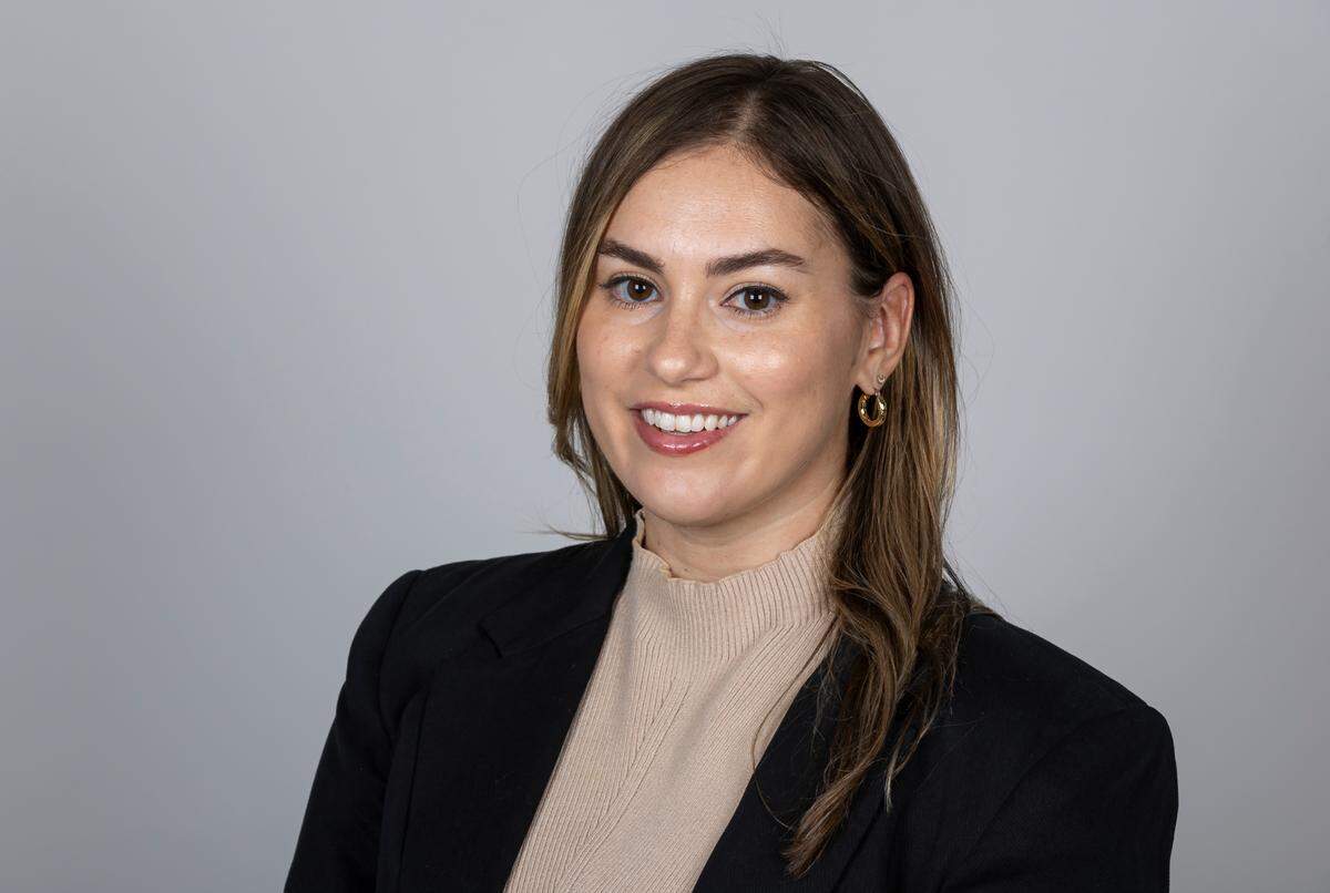 Profile Image of Lauren Costantino
