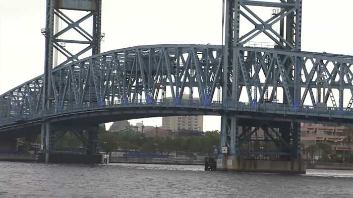 Crash with critical injuries shuts down Main Street Bridge in both directions during Wednesday rush hour