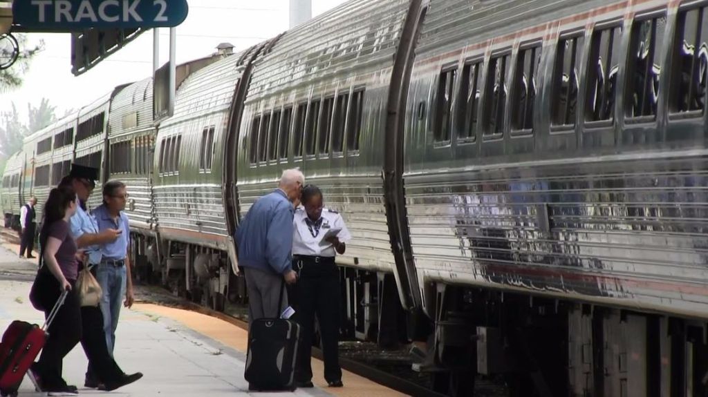 Amtrak cancels Florida auto train service as a wildfire disrupts routes – Sun Sentinel
