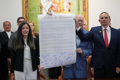 The Liberation Agreement, signed by members of the Assembly of the Cuban Resistance, on March 2.