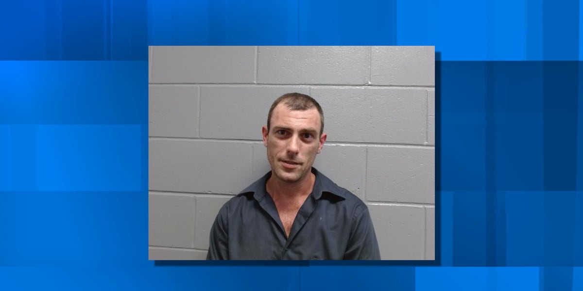 Standoff near middle school in Jacksonville, Illinois, ends safely with surrender