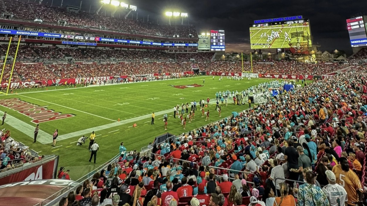 Bucs to talk with Sports Authority about stadium renovations