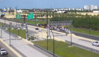 Rollover crash shuts down I-4 East near Kirkman Road