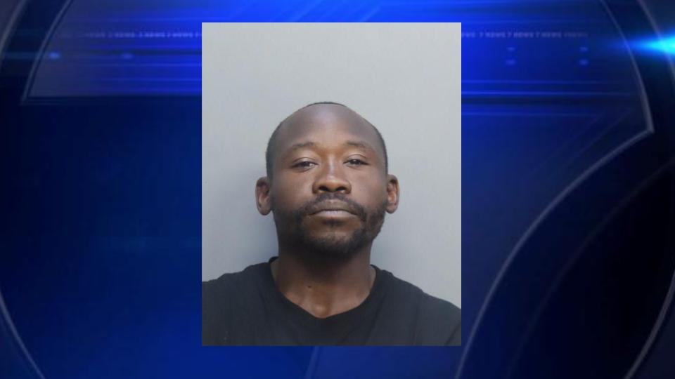 Miami man accused of firing shot during golf cart robbery attempt, police say - WSVN 7News | Miami News, Weather, Sports