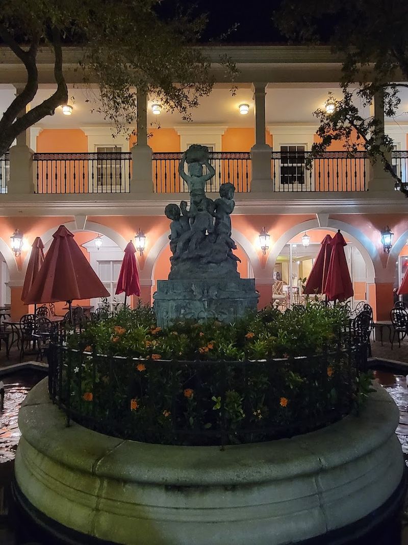 16 Florida Cities Where the Food Scene Is Just as Good as the Beaches 6 Naples, Florida