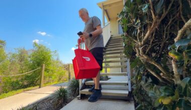 Retiree Mitch Stein, 76, says he started working for DoorDash to supplement his income. (Spectrum News/Ashley Engle)