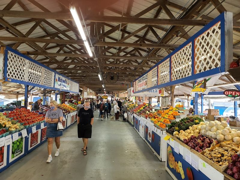 11 hidden flea markets in Florida perfect for bargain hunters 5 International Market World Flea and Farmers Market - Auburndale, Florida