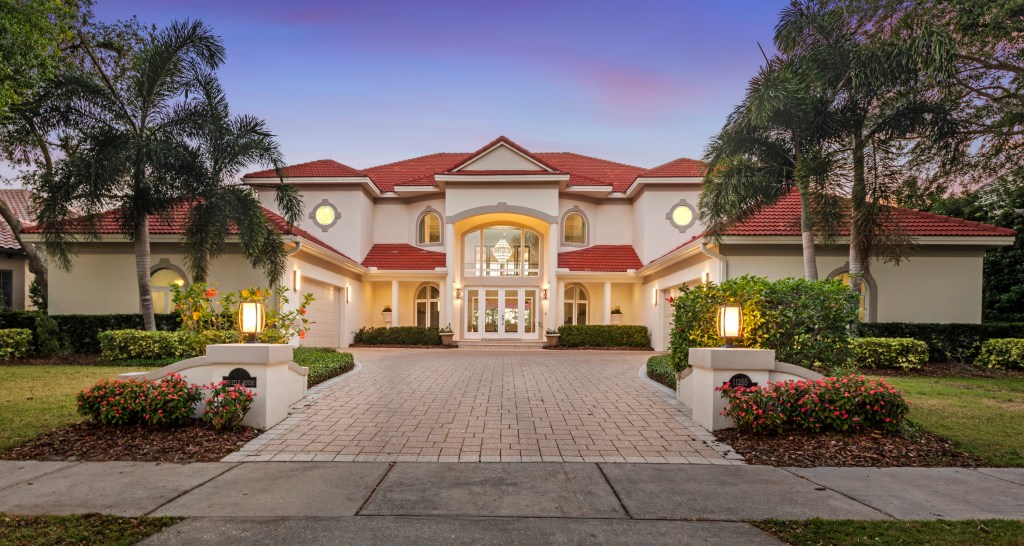 Keene's Pointe home with lake views sells quickly in cash deal