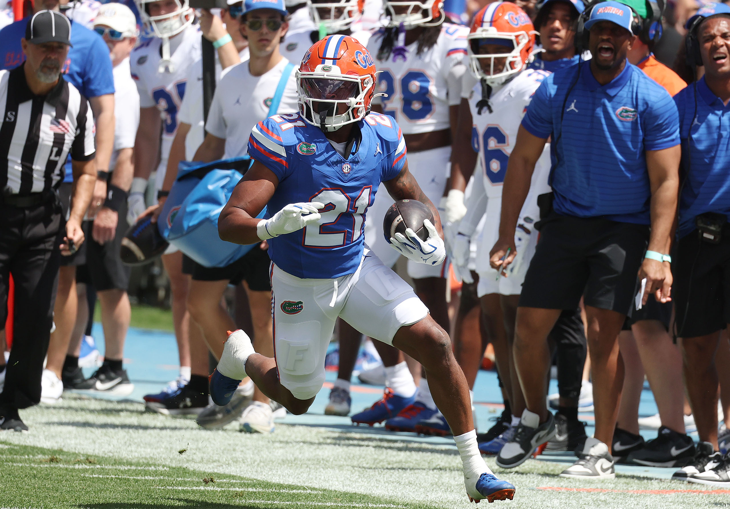 University of Florida running back Evan Pryor runs during the...