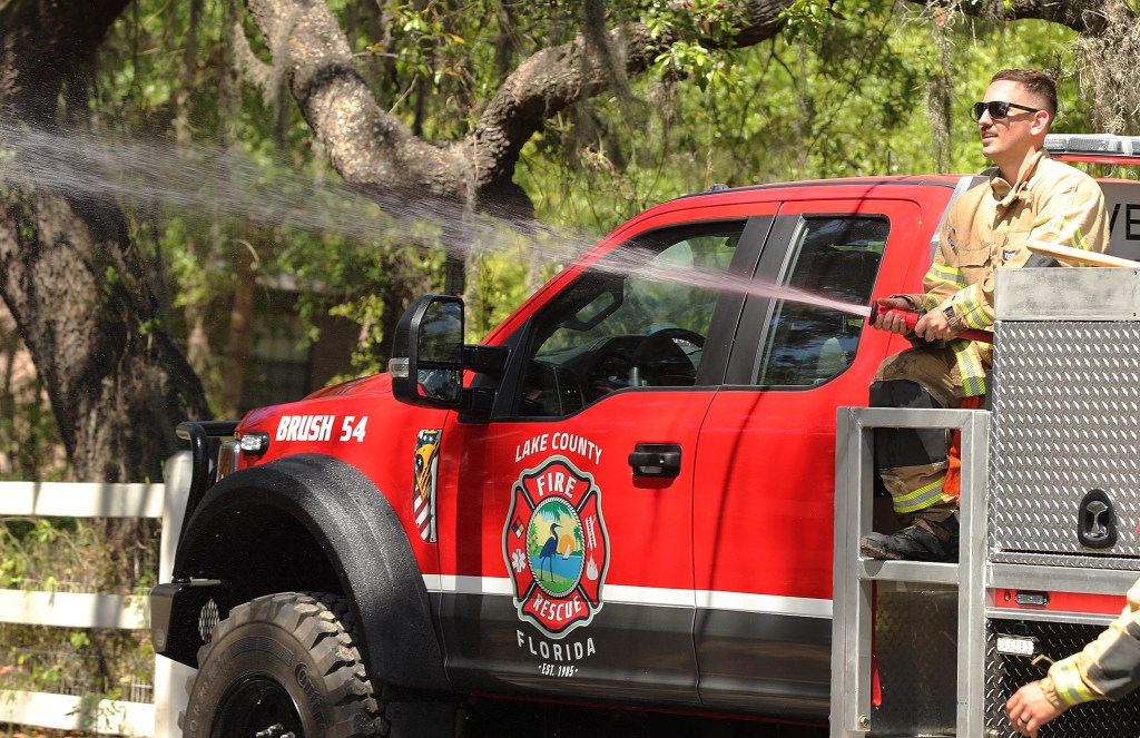 Red flag warning issued for Central Florida as 120-acre fire burns in Lake County