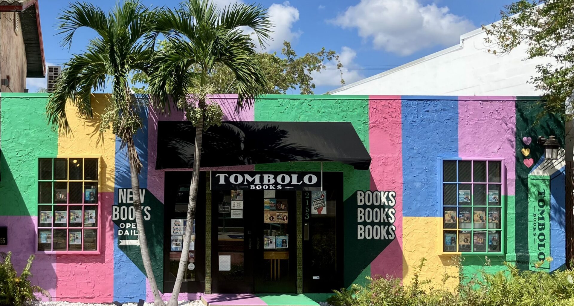 ‘Book crawl’ brings bay area retailers together