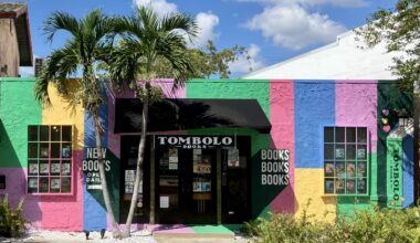 ‘Book crawl’ brings bay area retailers together