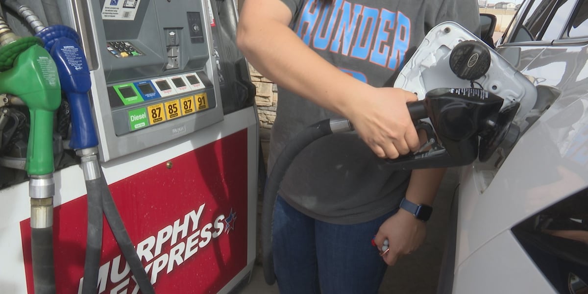 Florida gas prices dip as crude oil prices decline