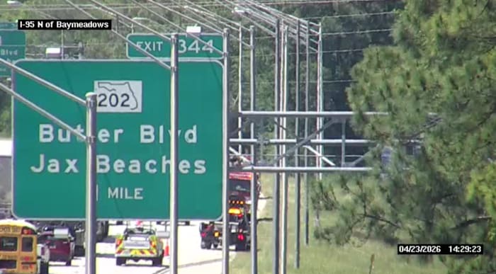 Lanes reopen after crews respond to grass fire along I-95 North near Baymeadows Road