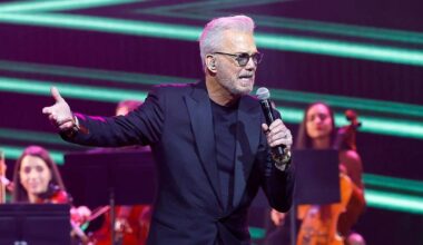 Willy Chirino gets honorary doctorate in music at FIU