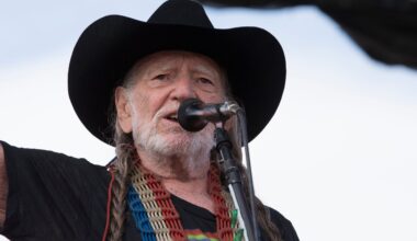 Willie Nelson is coming to Clearwater this summer