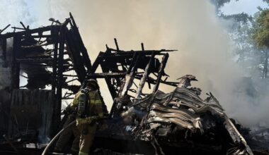 Mobile home destroyed in Tuesday morning fire