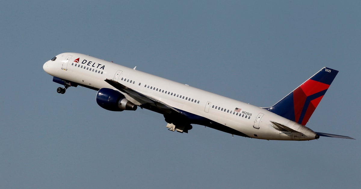 Passenger taken off Delta flight from Miami to Atlanta after refusing to end phone call, officials say