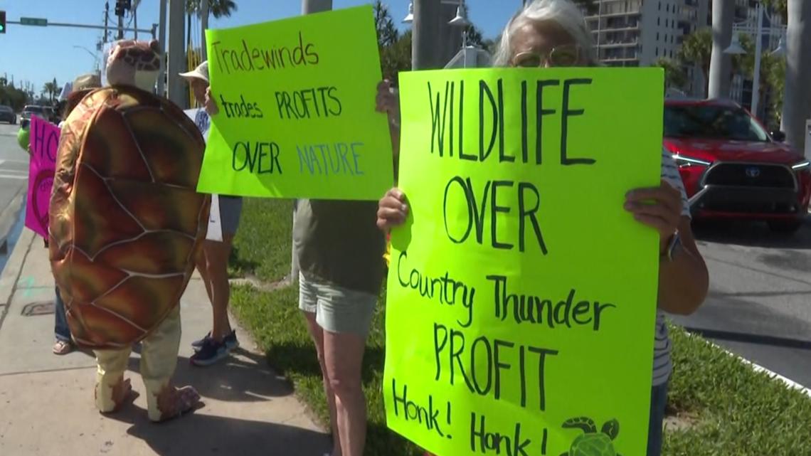 Protesters urge St. Pete Beach leaders to halt Country Thunder festival over turtle concerns