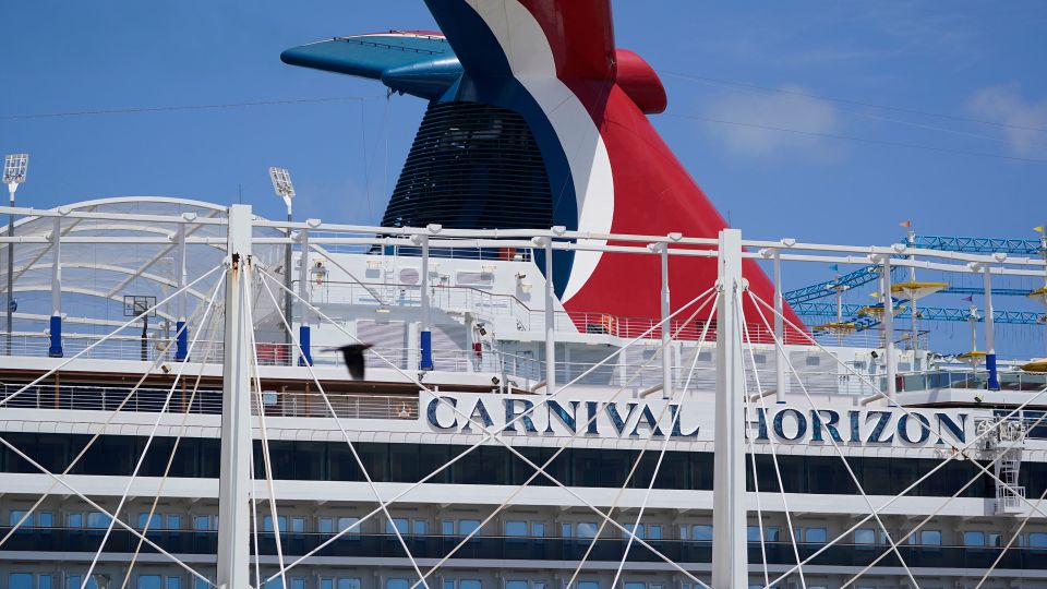 A 16-year-old from Florida is charged with sexually assaulting and killing stepsister on a cruise ship