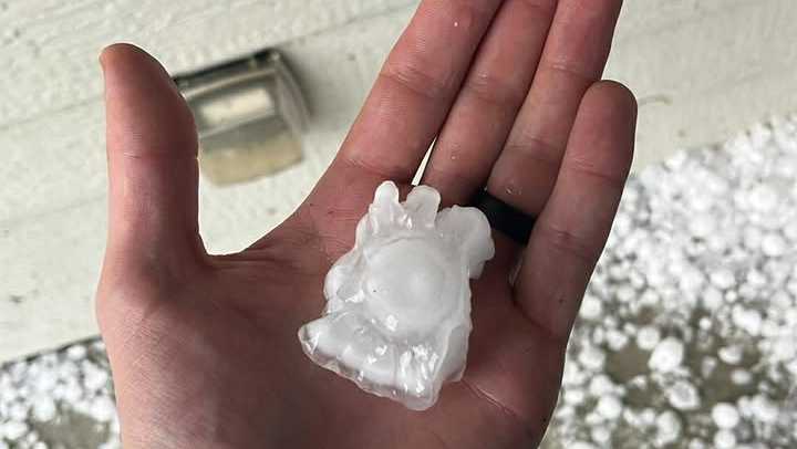 Paola, Kansas, gets golf ball-sized hail in Miami County storm