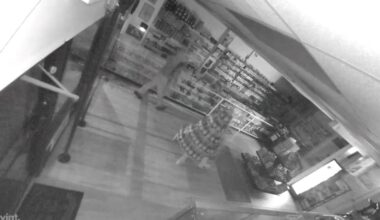 WATCH: Teen stole nearly $5K worth of merchandise from Tampa smoke shop, deputies say
