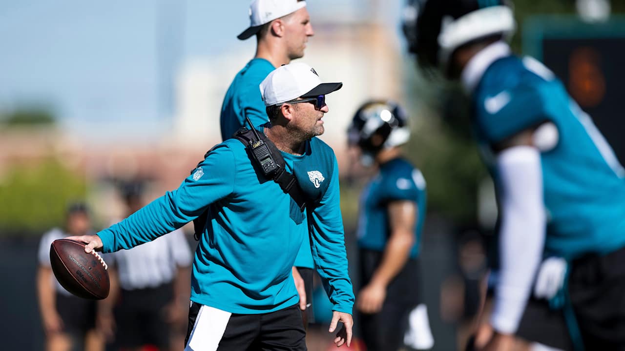 Jaguars Equipment Staff Named AFC Equipment Staff of the Year by New Era