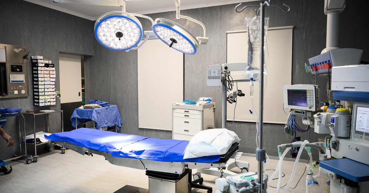 Florida doctor accused of removing the wrong organ from an elderly patient, killing him, police say