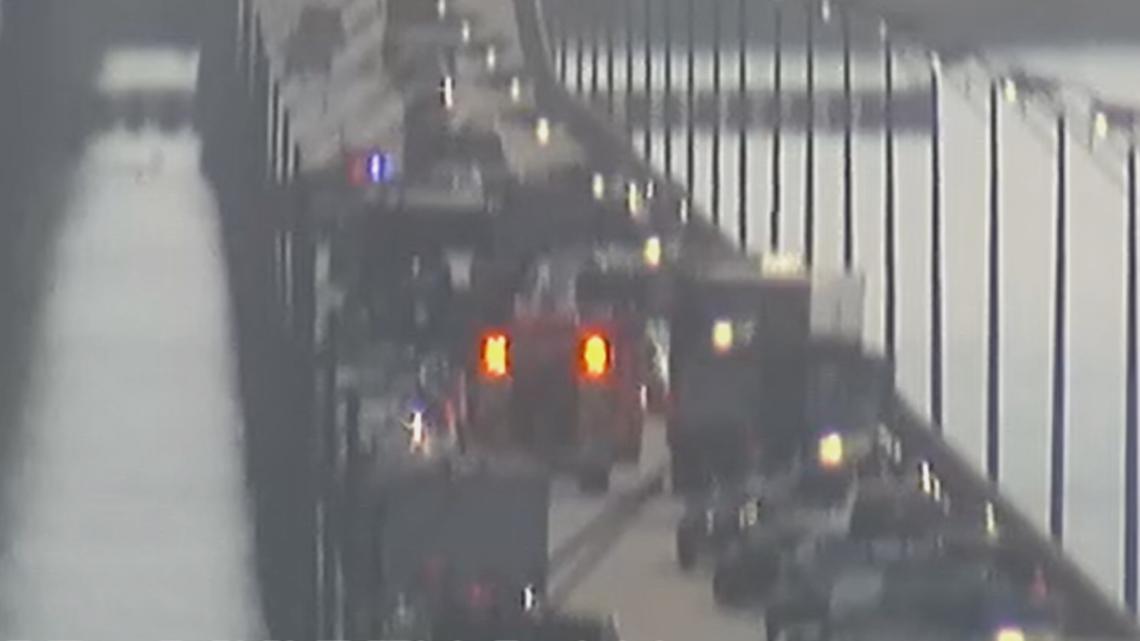 LIVE: Crash with injuries blocks Gandy Bridge eastbound lanes into Tampa