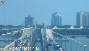 Police activity slows traffic on Gandy Bridge heading into Tampa