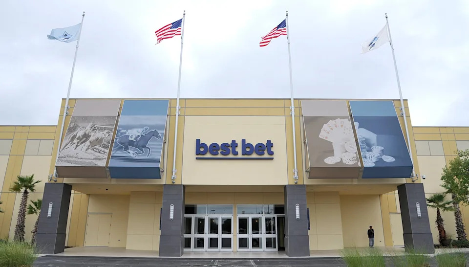 The Bestbet poker room in Arlington.