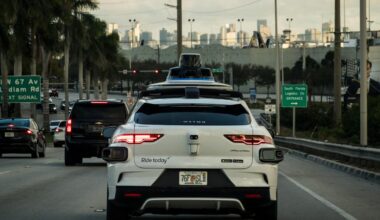 Driverless Waymo Pulled Over in Miami—and the Video Leaves Everyone Asking the Same Question