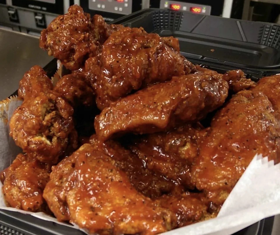 Fresh, cooked-to-order Southern-style wings and signature Mumbo sauce are specialties at Bold City Wings, a fourth-generation family-owned restaurant getting ready to open in historic San Marco.
