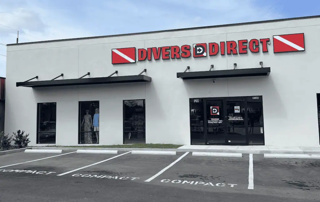 The exterior of a diving shop