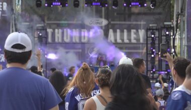 Lightning open playoff run at home as Tampa Bay faithful pack Thunder Alley for Game 1 against Montreal