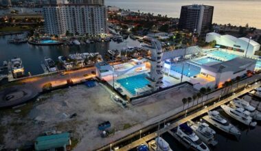 Fort Lauderdale’s Water District: aquariums and dining